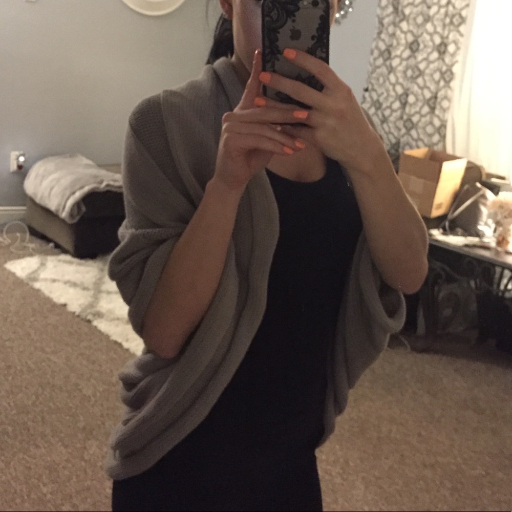 EUC Brownish nude thick and cozy cardigan